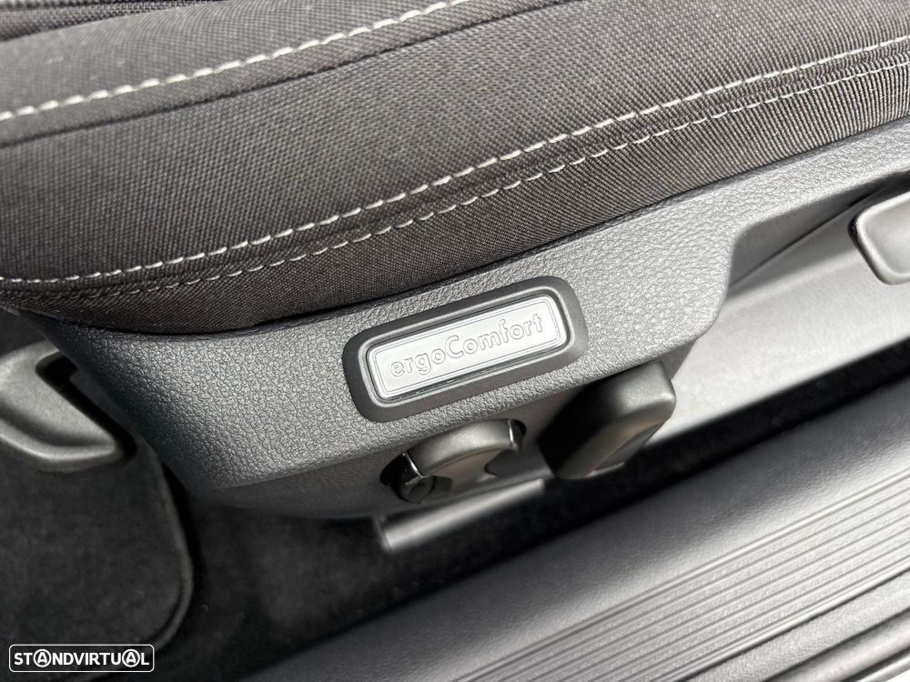 VW Passat Variant 2.0 TDi Elegance DSG - 11