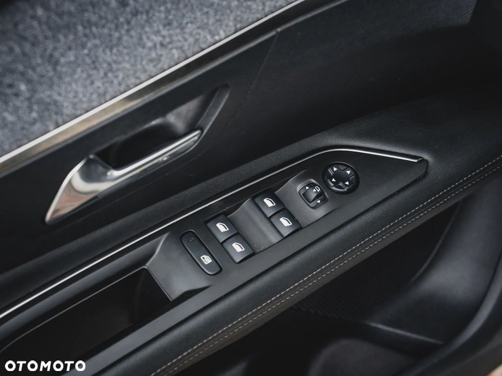 Peugeot 3008 PureTech 130 Stop & Start GPF EAT8 Allure Business-Paket - 24