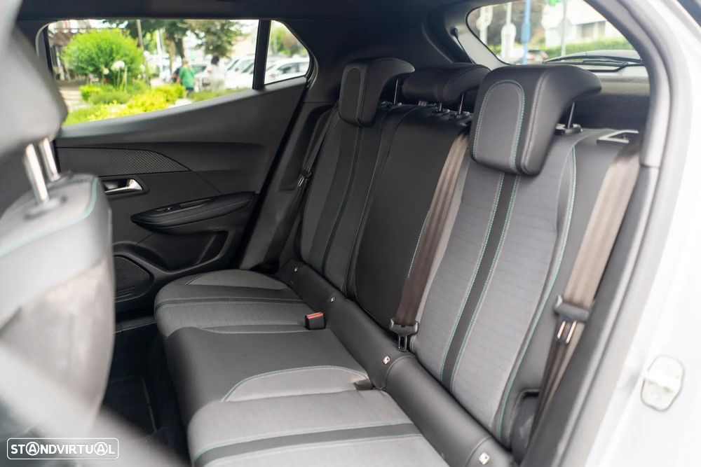 Peugeot 2008 — fotografia 42