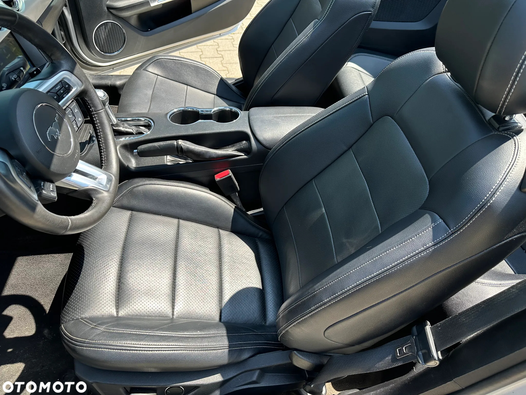 Ford Mustang Cabrio 2.3 Eco Boost - 17
