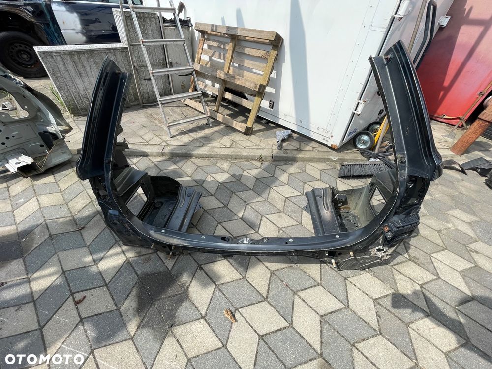 Bmw E91 pas tył - 1