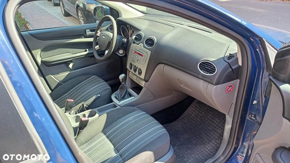Ford Focus 1.6 16V Style - 10