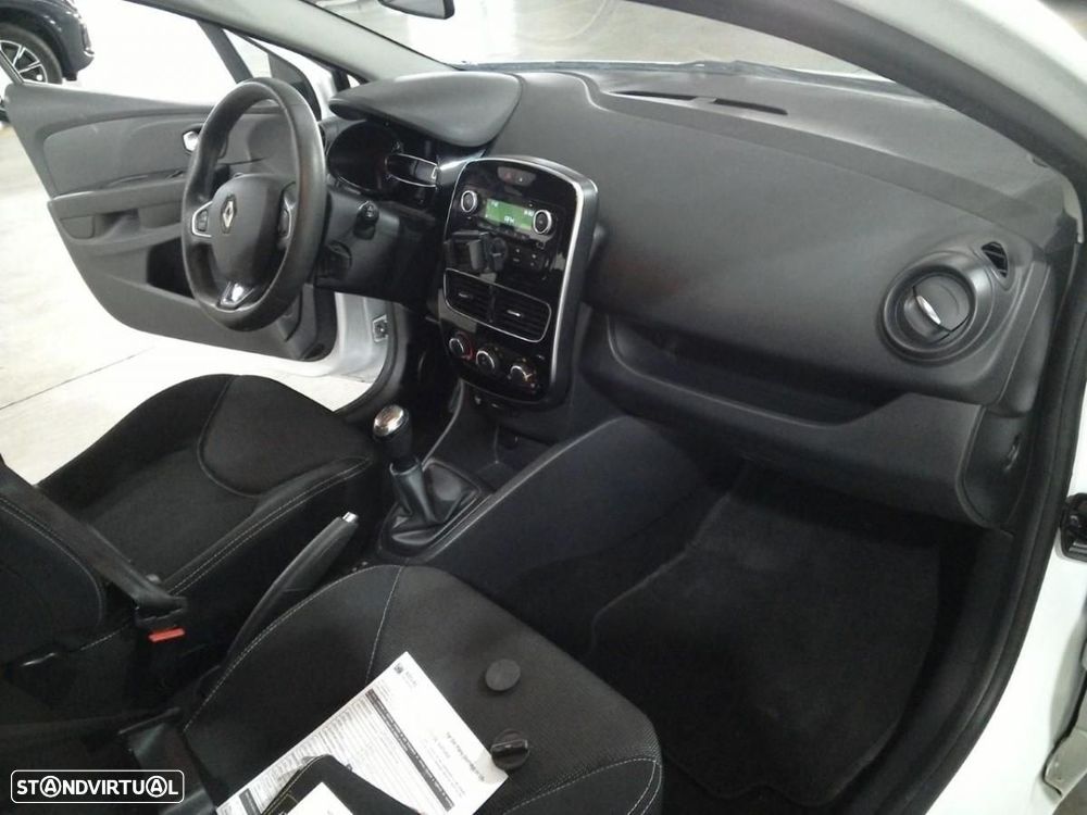 Renault Clio Van - 7