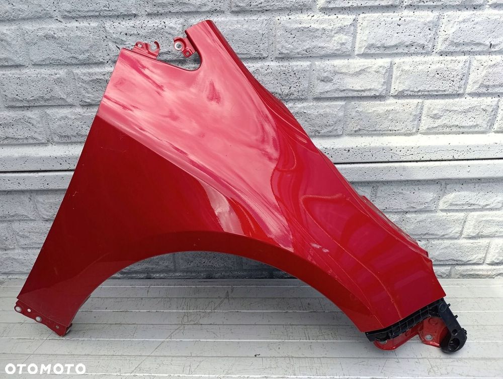 COROLLA HB E21/SUZUKI SWACE E210 XII 19-24 BŁOTNIK PRAWY