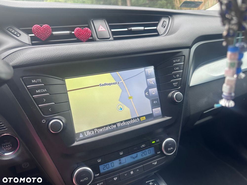 Toyota Avensis 1.8 Premium MS - 17