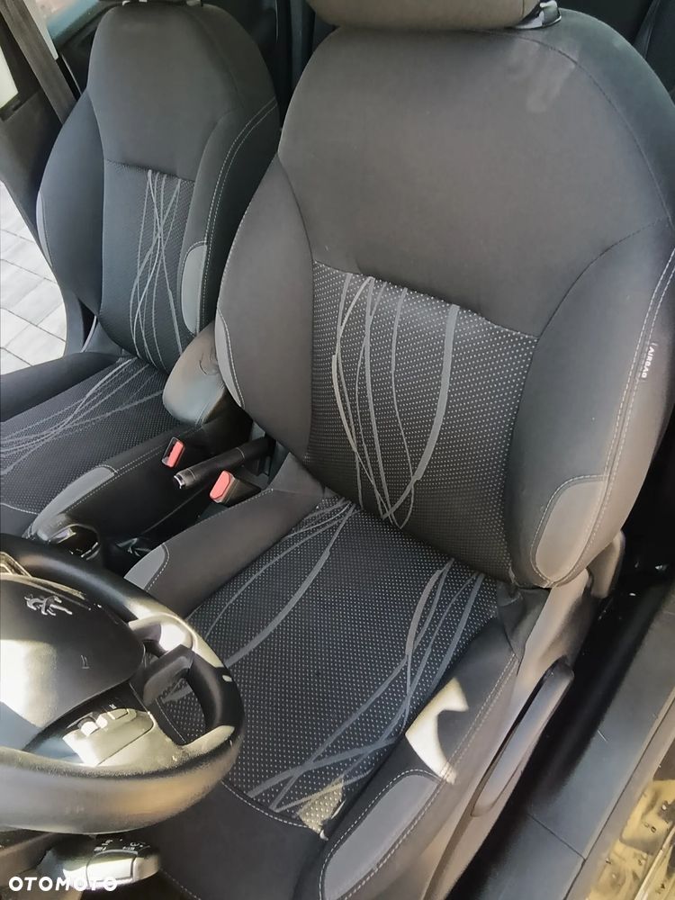 Peugeot 208 82 VTI Allure - 12