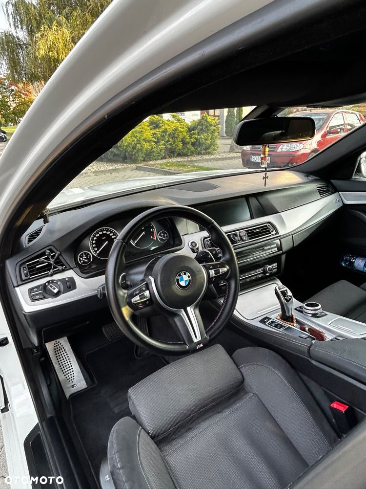BMW Seria 5 530d Touring - 13