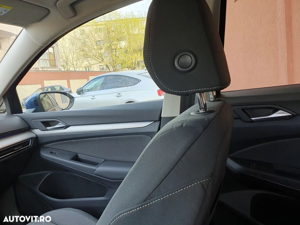 Volkswagen Golf 1.5 eTSI DSG MHEV Life - 8