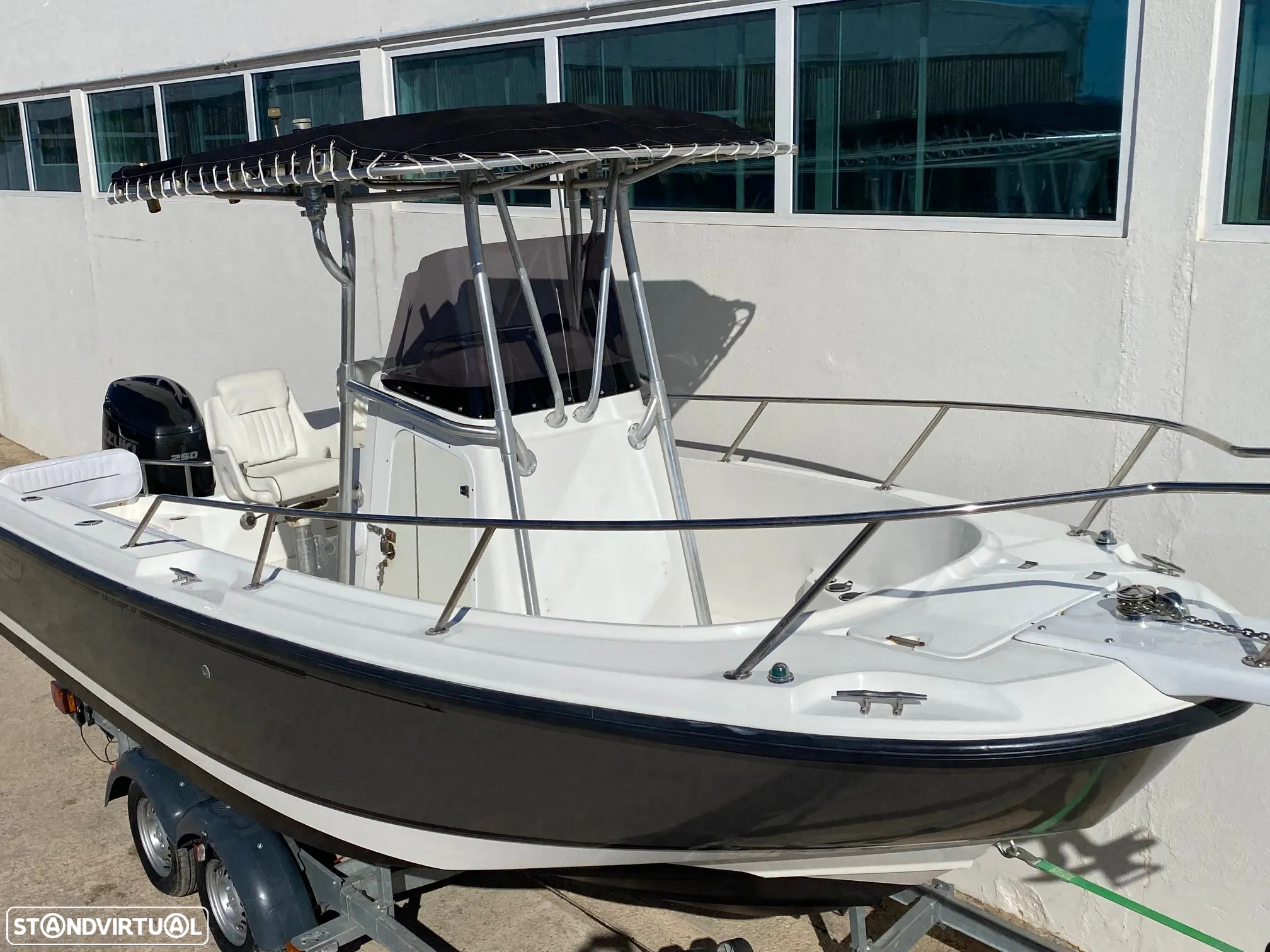 Boston Whaler Outrage 21 - 10