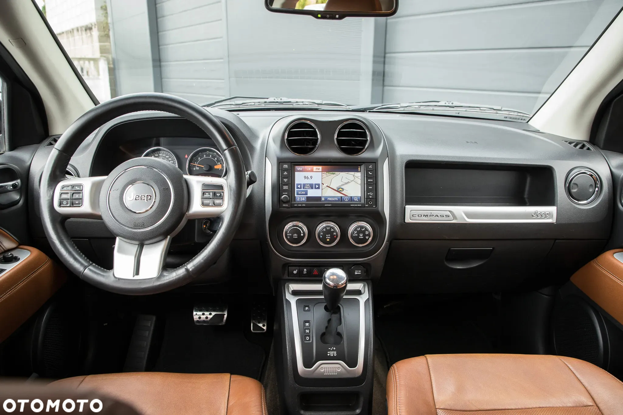Jeep Compass - 26