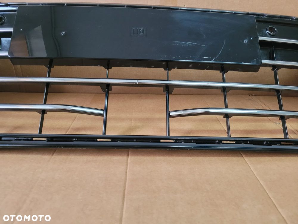 KRATKA ZDERZAKA ŚRODKOWA VW PASSAT B9 3J0853677B 3J0853677D - 9