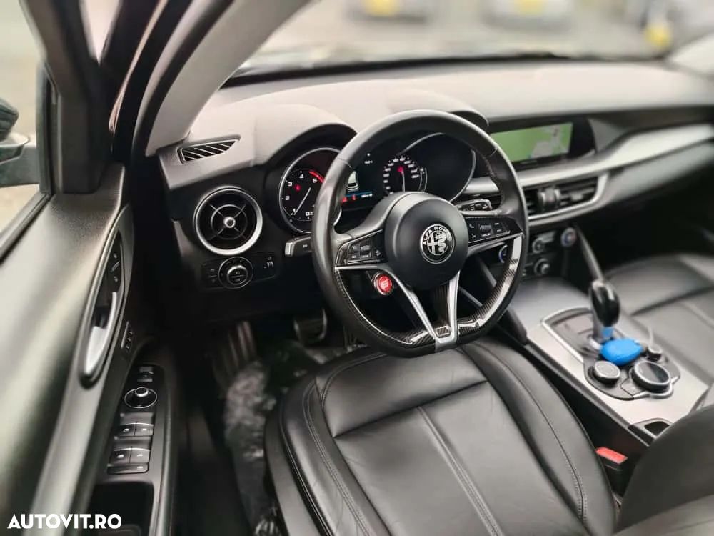 Alfa Romeo Stelvio 2.2 Diesel 16V AT8 Q4 Veloce - 19