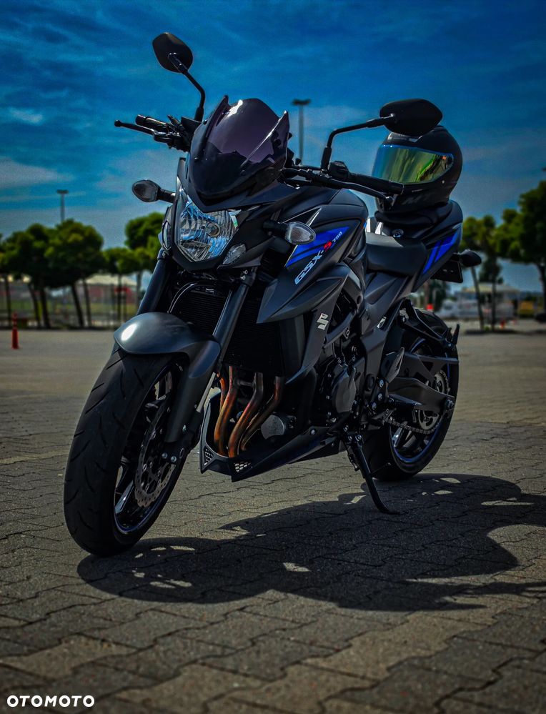 Suzuki GSX - 1
