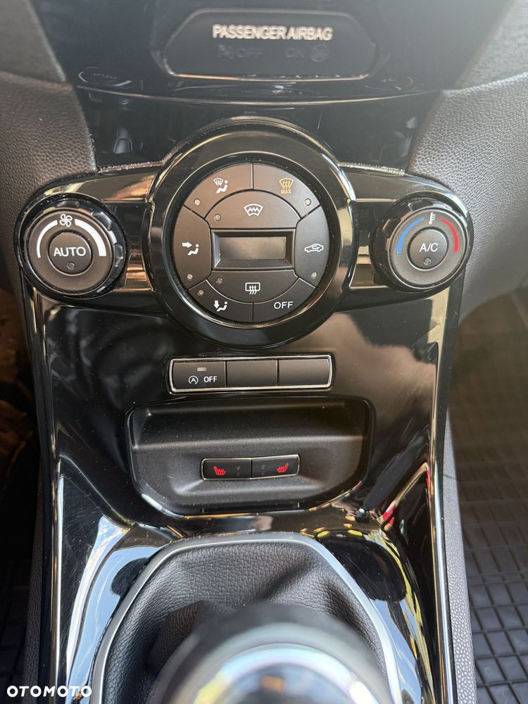 Ford Fiesta 1.0 EcoBoost Titanium - 16