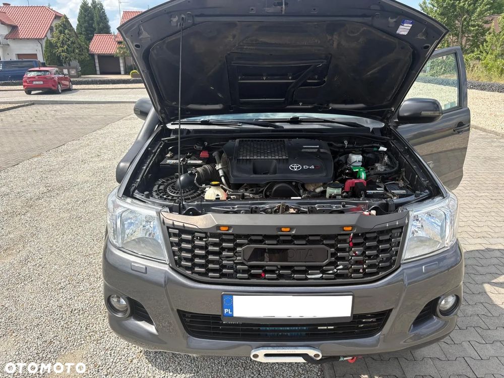 Toyota Hilux 3.0 D-4D SR5 - 8