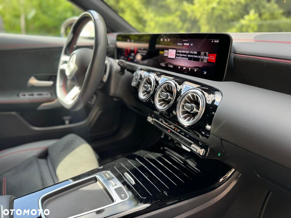 Mercedes-Benz CLA 200 mHEV AMG Line 7G-DCT - 35