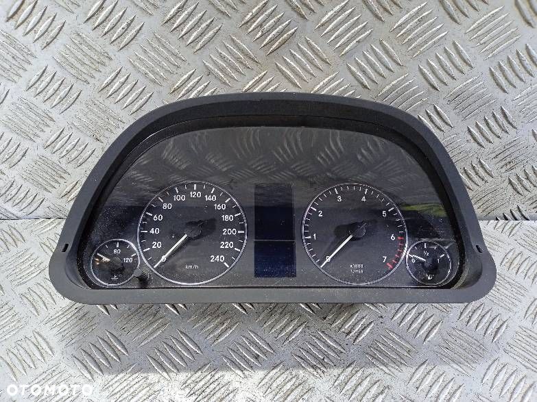 LICZNIK MERCEDES-BENZ W 169 - 1