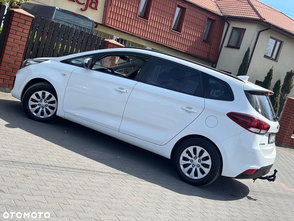 Kia Carens 1.7 CRDi M 7os EU6 - 12
