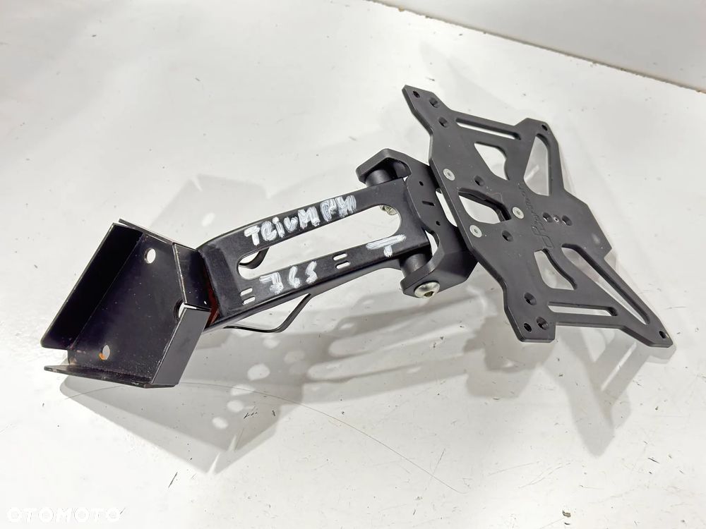 Mocowanie trzymanie tablicy rejestracyjnej Triumph Street Triple 765 - 1