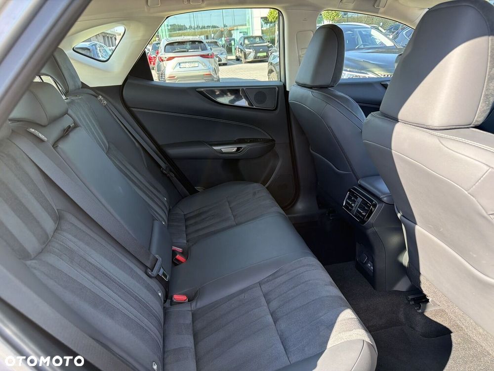 Lexus NX 350h Elegance 2WD - 26