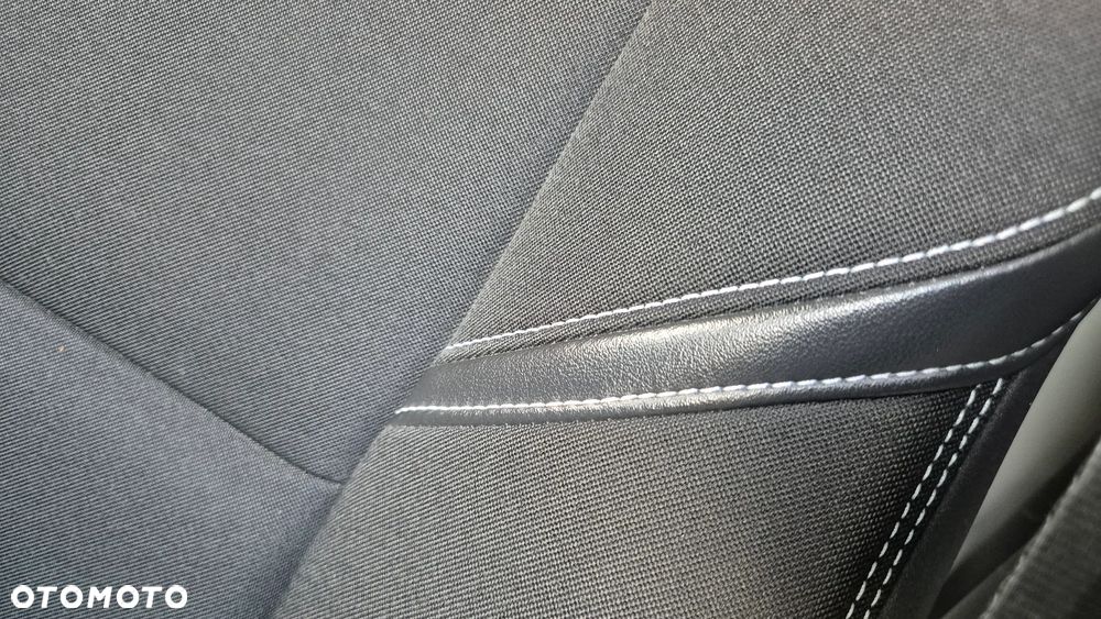 Volvo V40 T3 Drive-E Momentum - 24