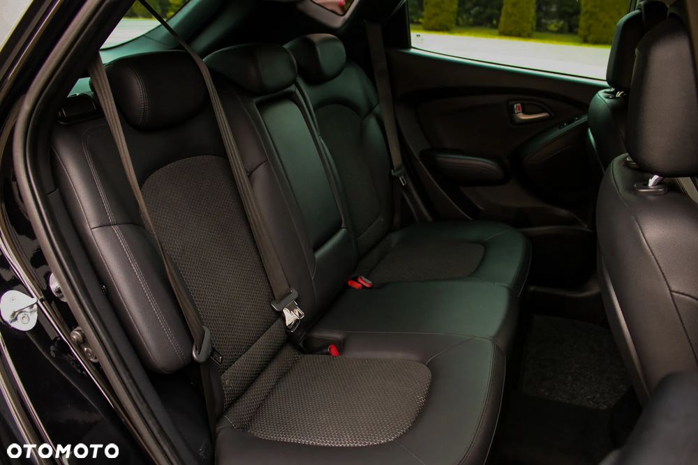 Hyundai ix35 1.7 CRDi 2WD blue Finale Gold - 25