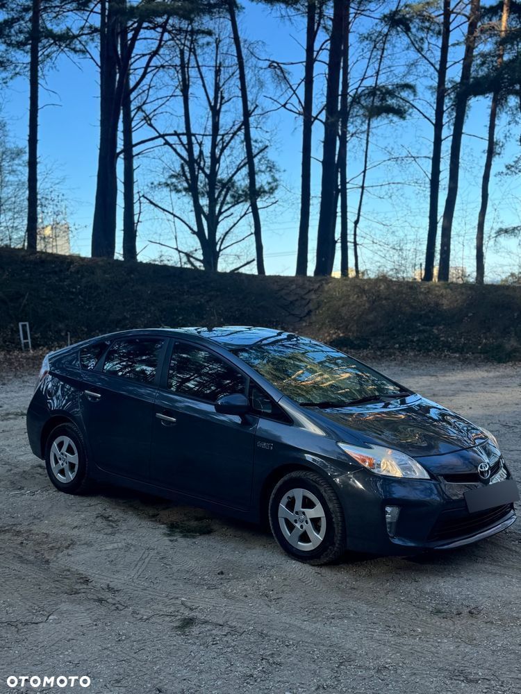 Toyota Prius 1.8 HSD Prestige - 3
