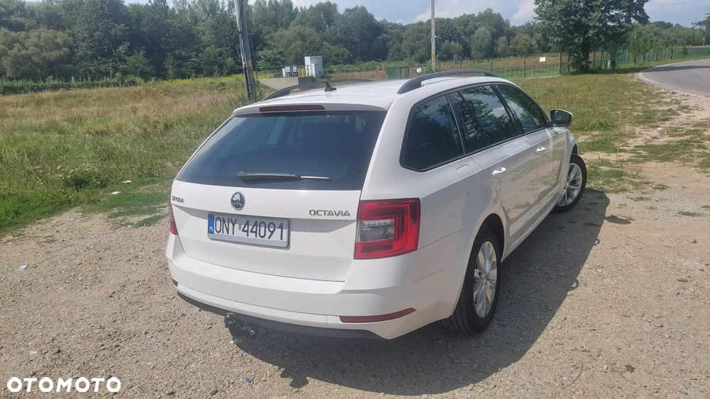 Skoda Octavia 1.6 TDI DSG Style - 5