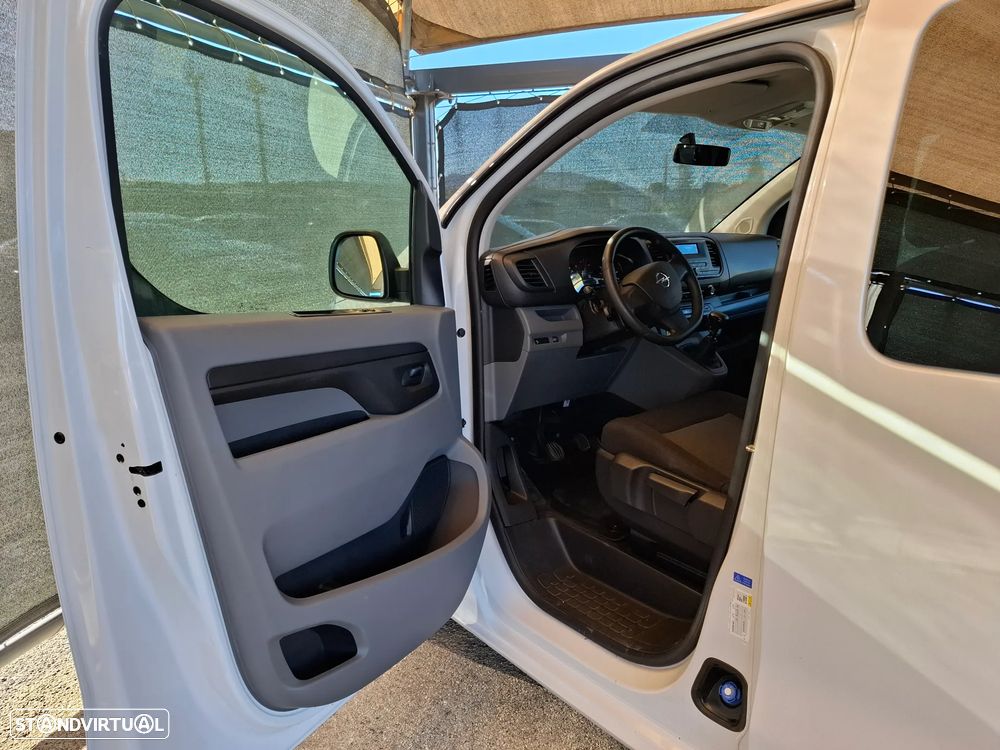 Opel Vivaro 2.0 CDTi L3H1 Essentia - 17