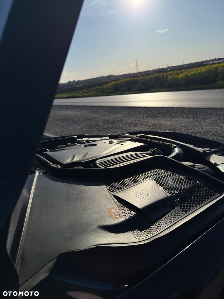 Mercedes-Benz Klasa C 300 7G-TRONIC AMG Line - 24