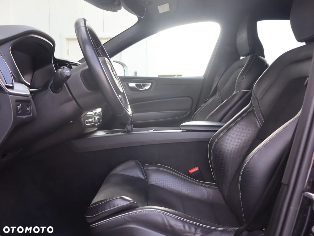 Volvo XC 60 D3 R-Design - 14