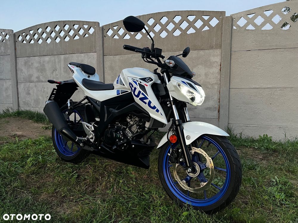 Suzuki GSX - 21