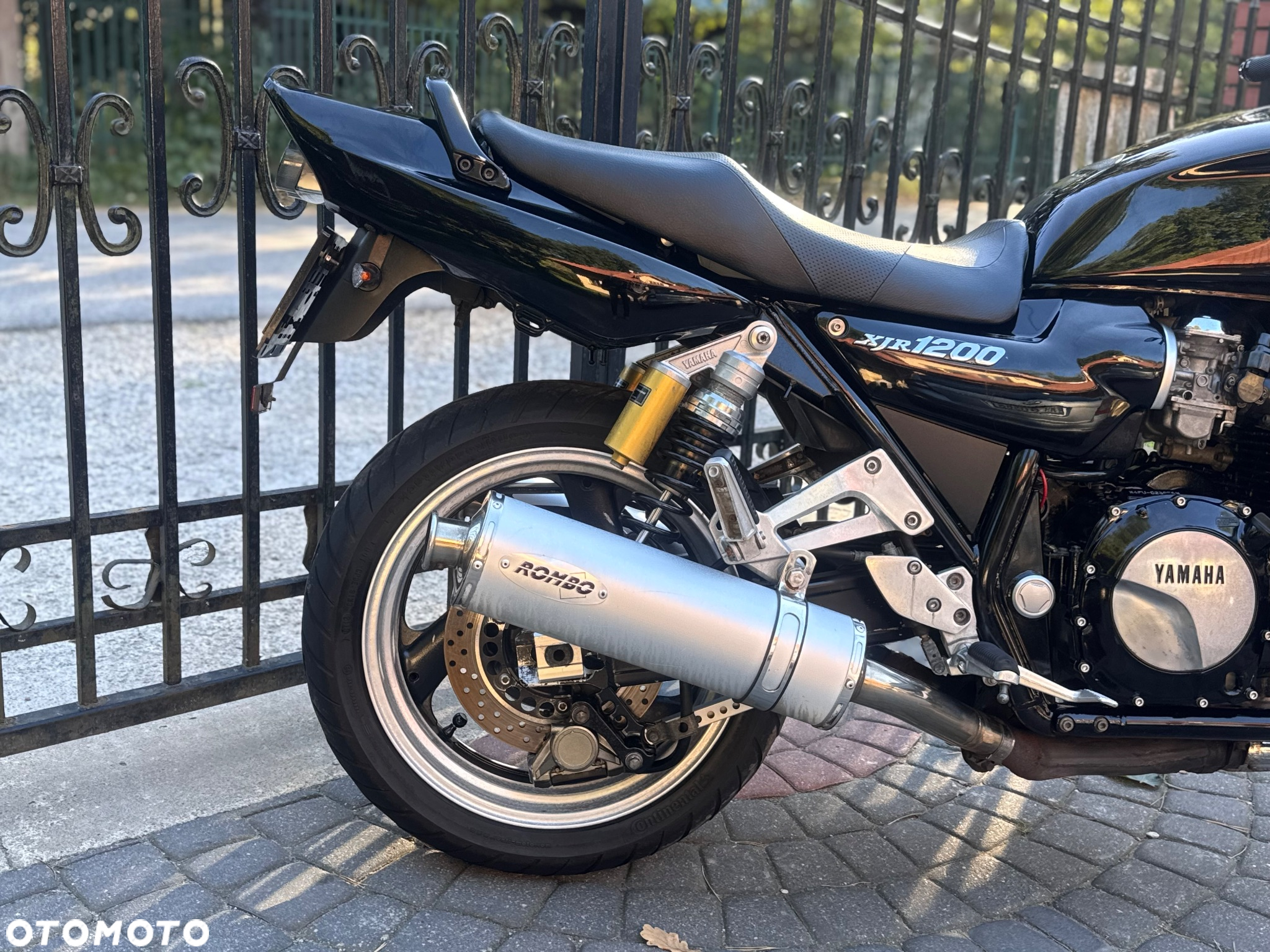 Yamaha XJR - 9