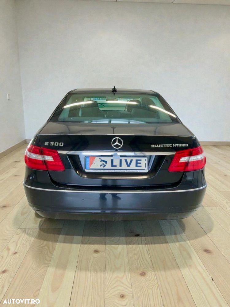 Mercedes-Benz E 300 BlueTEC HYBRID 7G-TRONIC Elegance - 10