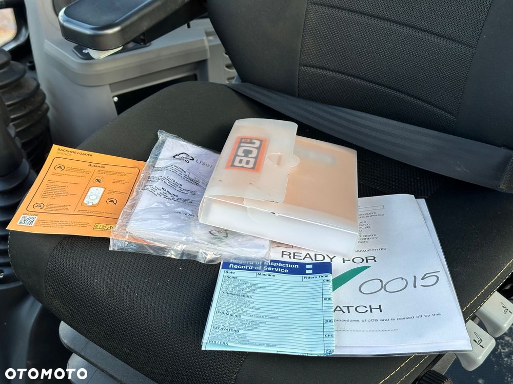 JCB 3CX PLUS 109hp Powershift + Torquelock (Contractor) - 17