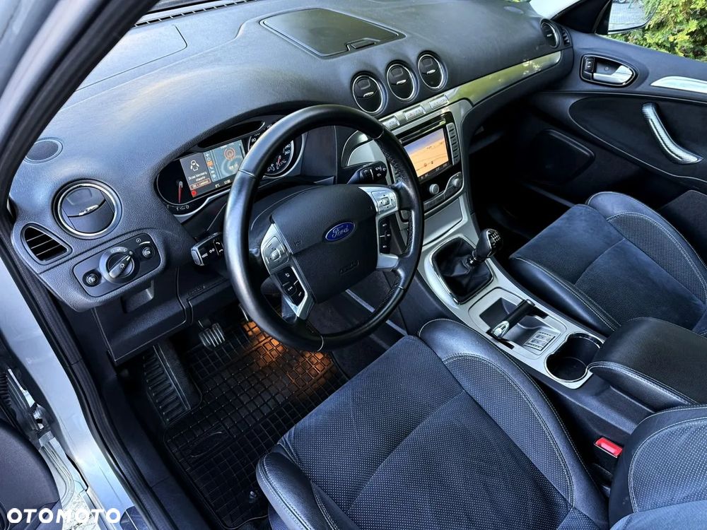 Ford S-Max - 23