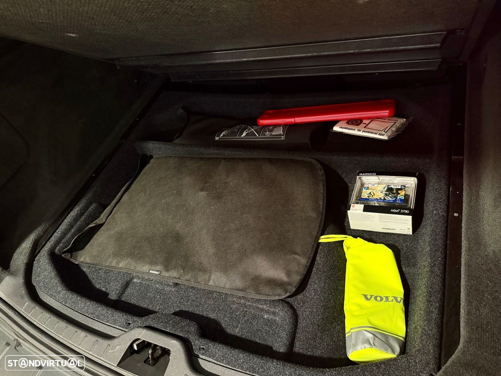 Volvo XC 60 2.0 D3 Drive R-Design - 39