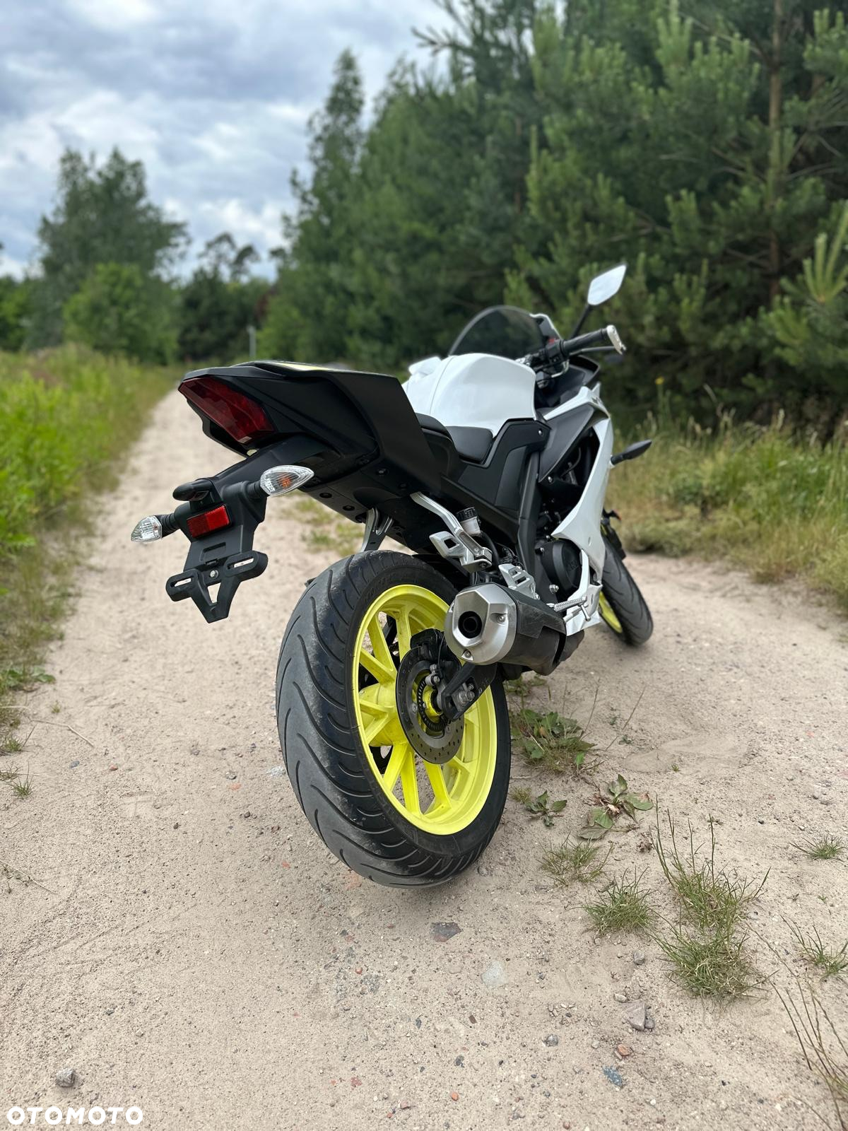 Yamaha YZF - 6