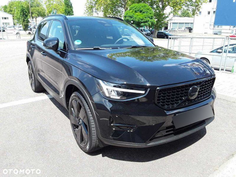 Volvo XC 40 B3 B DKG Plus Black Edition - 1