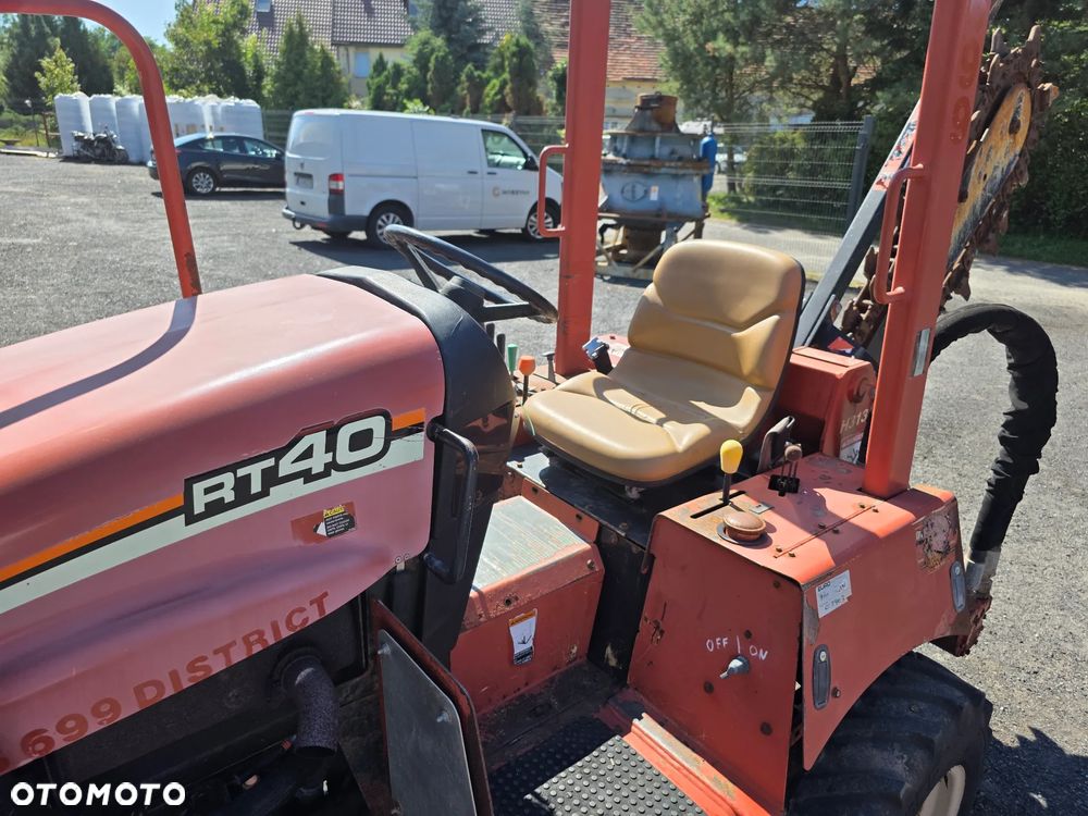 Ditch Witch RT40 - 17
