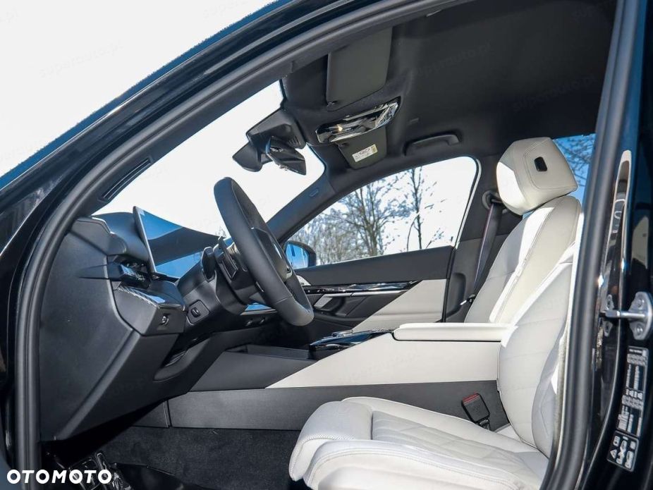 BMW Seria 5 520d xDrive mHEV M Sport - 7