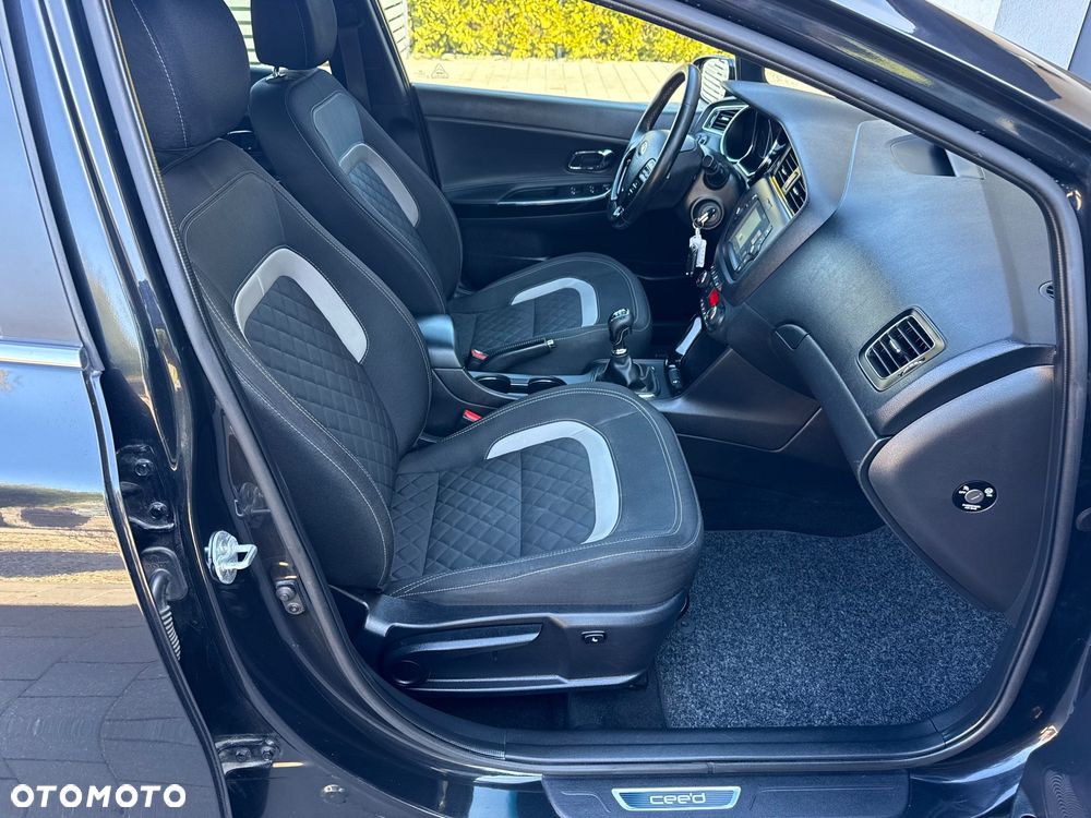 Kia Ceed 1.6 CRDi 136 ISG GT Line - 18