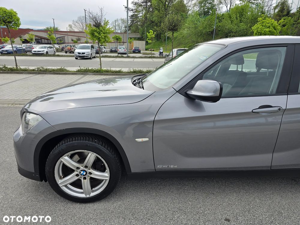 BMW X1 sDrive18d xLine - 32