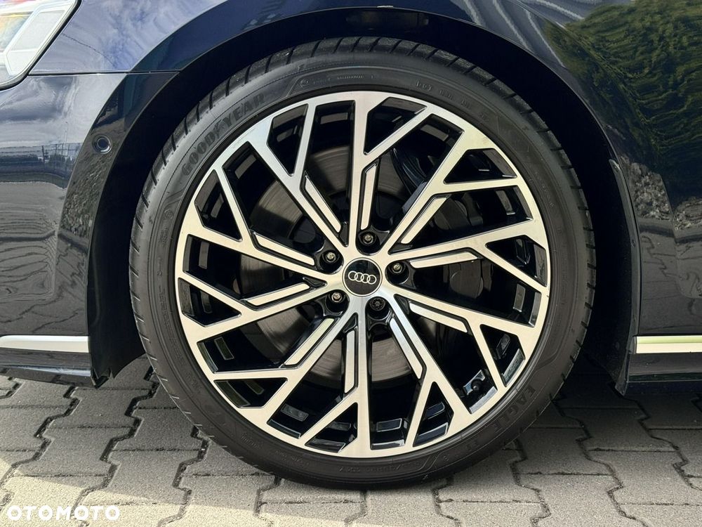 Audi S8 - 16