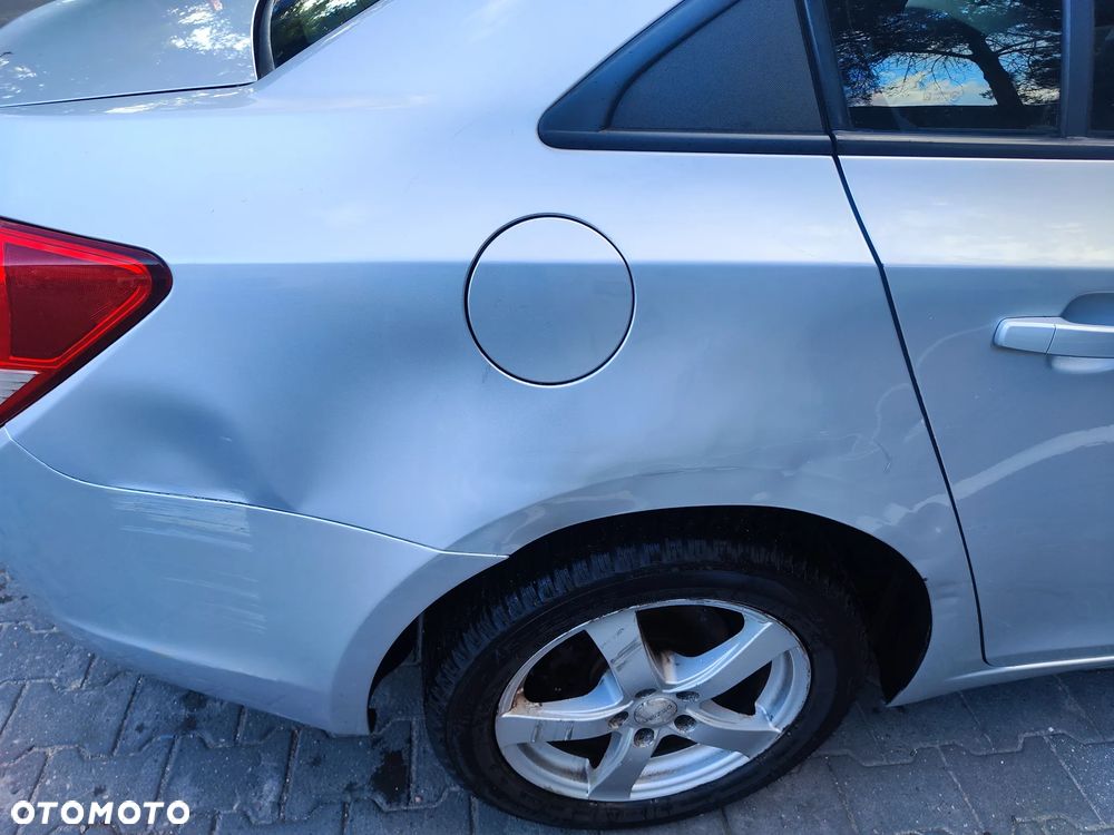 Chevrolet Cruze 1.8 LS - 5