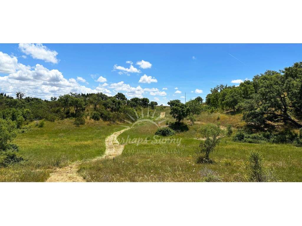 Prédio Rústico em São Francisco da Serra - Grande imagem: 2/28