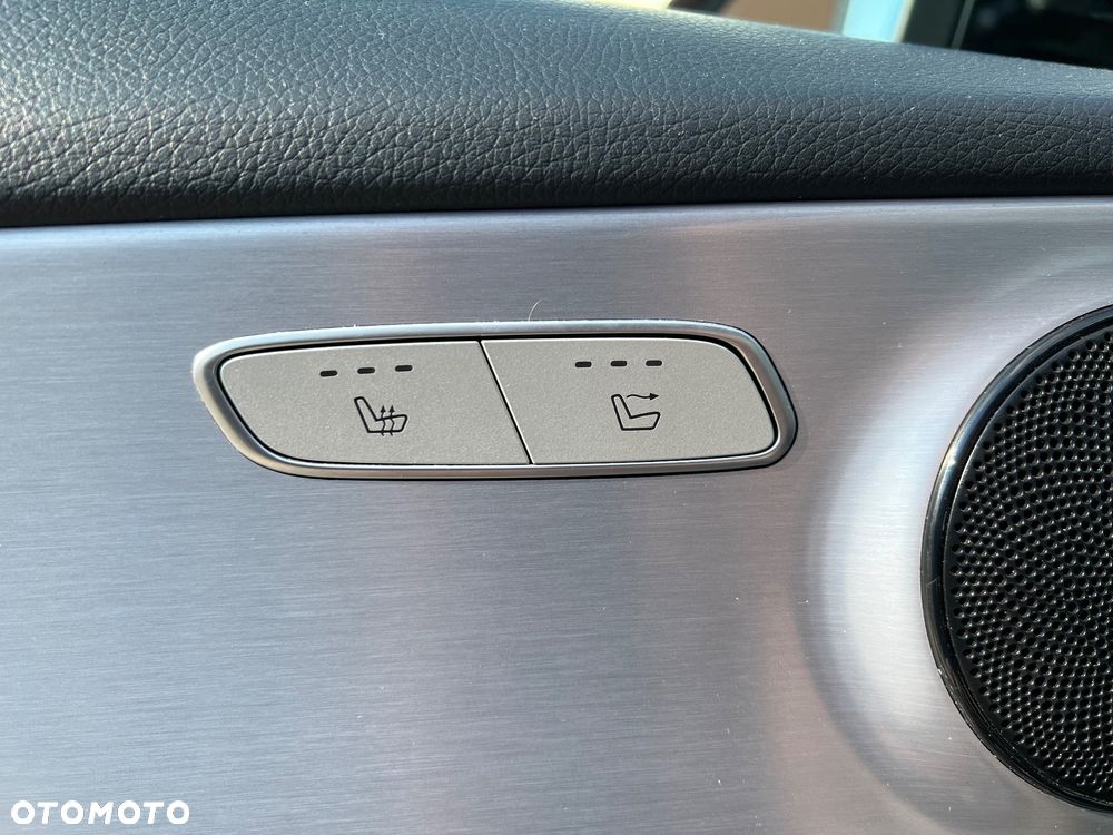 Mercedes-Benz Klasa C 200 9G-TRONIC AMG Line - 22