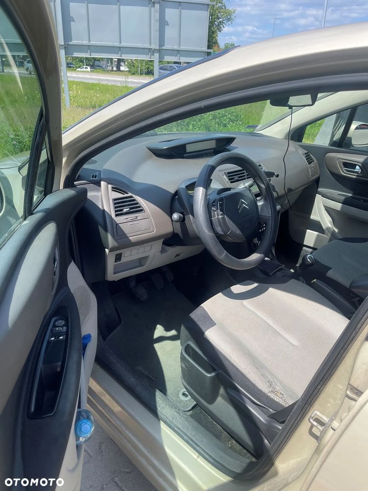 Citroën C4 1.6 HDi X - 6