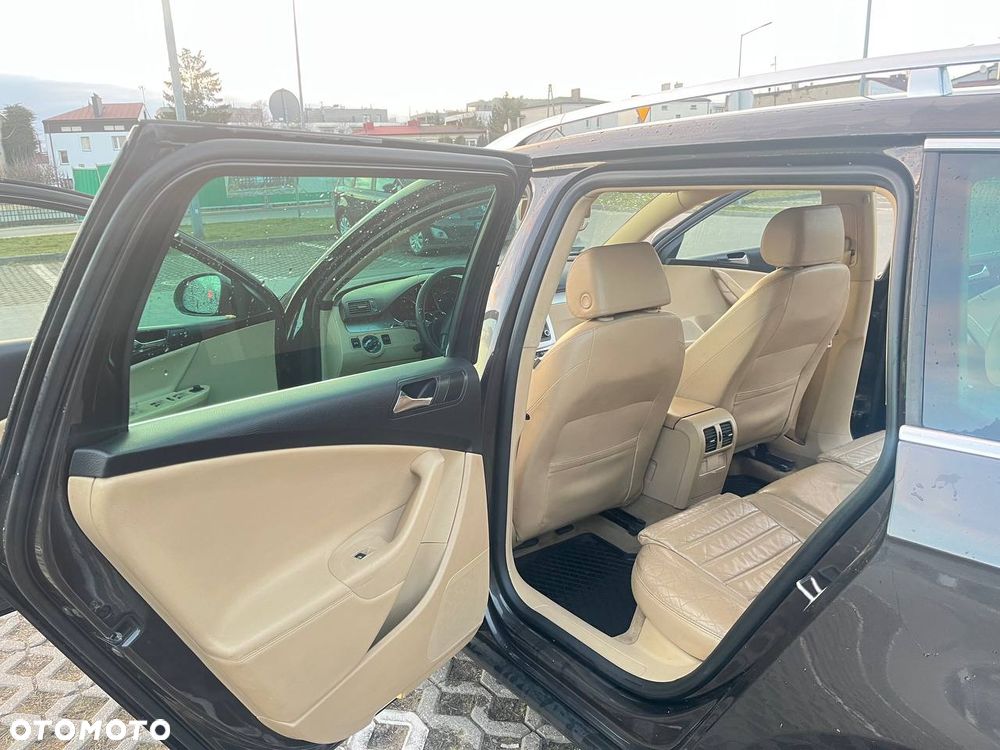 Volkswagen Passat - 12