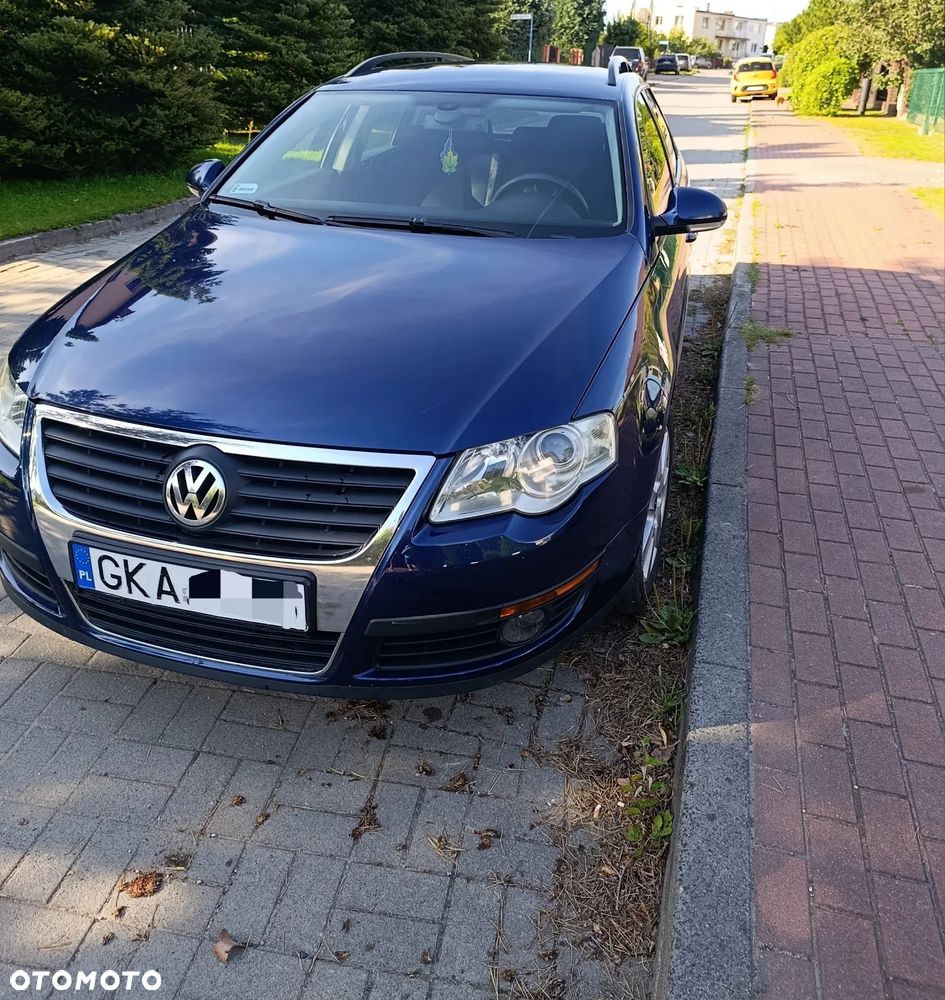 Volkswagen Passat - 1